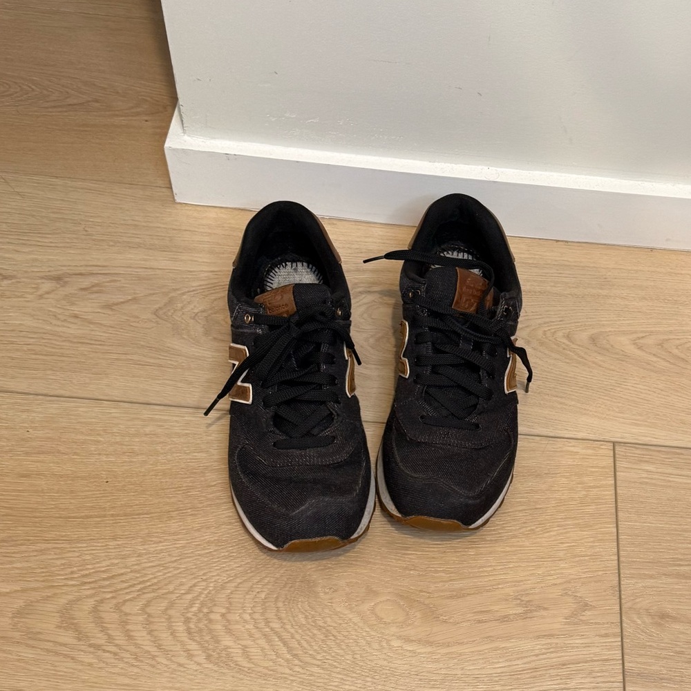 Men’s New Balance Black Sneakers w/ Gum Sole – Casual Everyday Trainers Size 8 - Picture 3 of 7